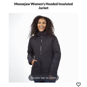 Navy NEW MOOSEJAW Warm outdoor jacket. Good for snow sports, covers bottom